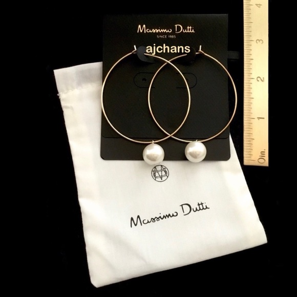Massimo Dutti Gold Hoop earring NWT - Picture 3 of 3